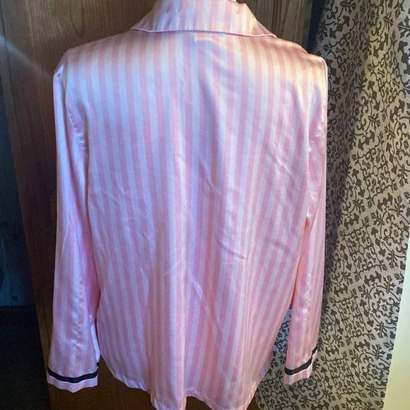 Victoria’s Secret Sleep Shirt - Picture 5 of 6